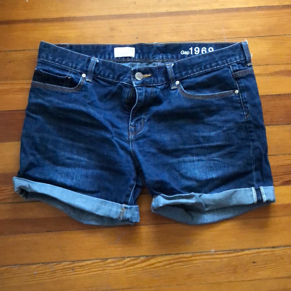 GAP sexy boyfriend shorts